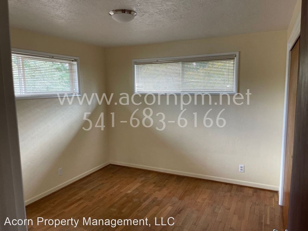 860 W 23rd - Photo 7