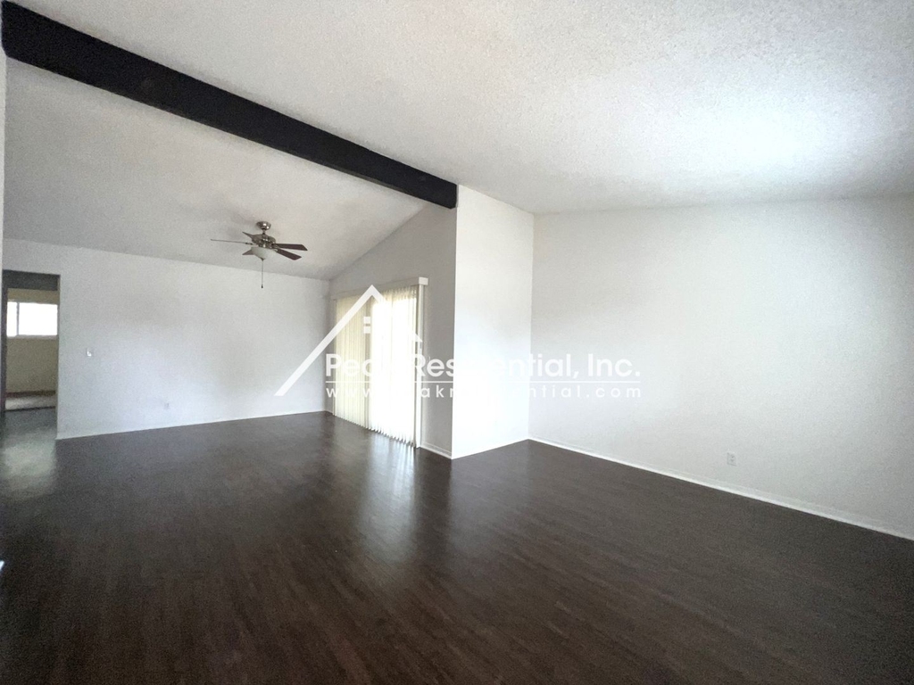 6111 Terrell Dr - Photo 2