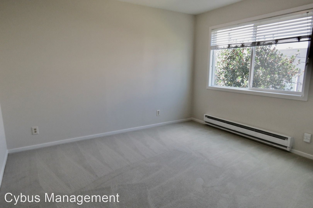 880 Portola Dr - Photo 20