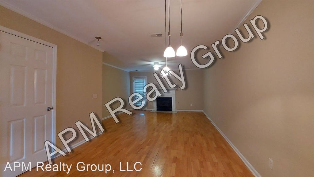 3845 Overbrook Drive, Apt E - Photo 3