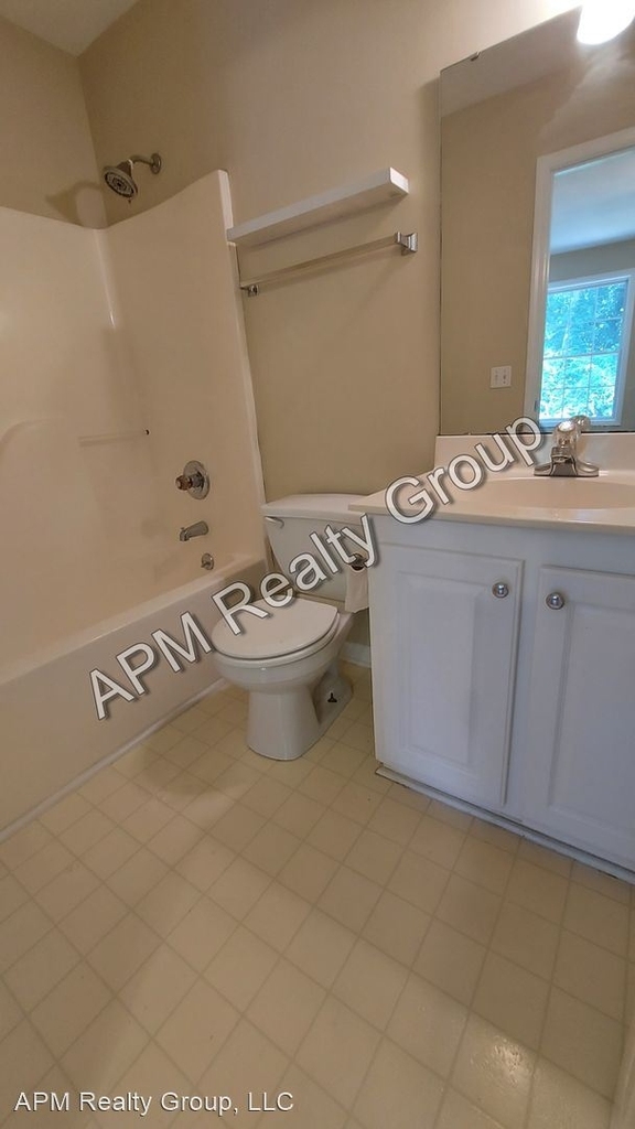 3845 Overbrook Drive, Apt E - Photo 7