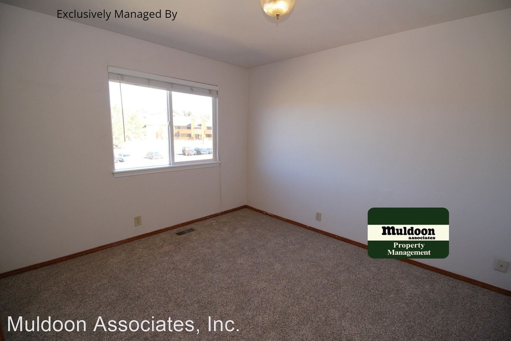 2180 Silkwood Dr - Photo 13