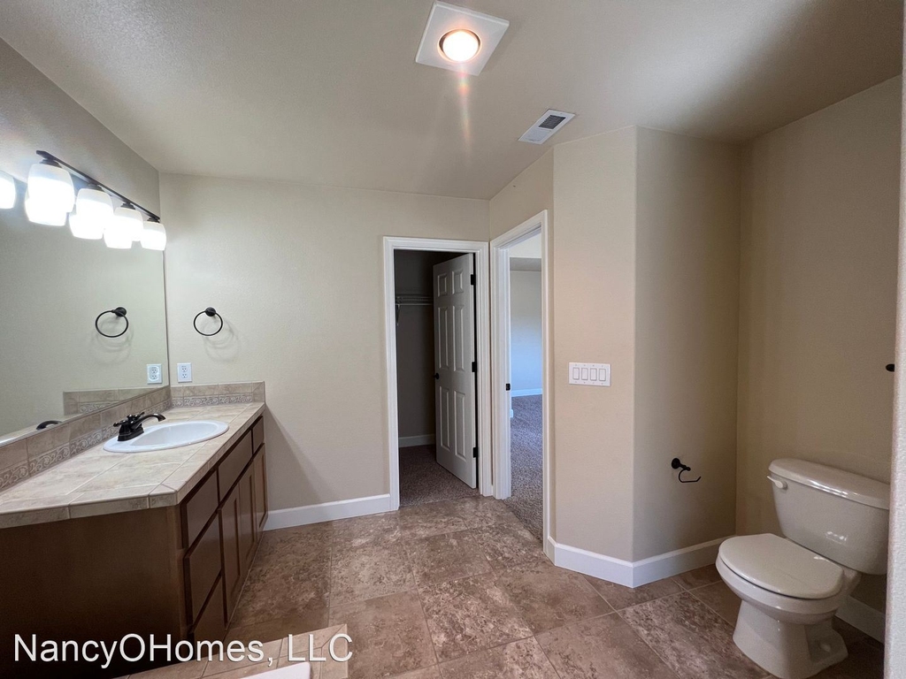 3605 Ne 80th St - Photo 16