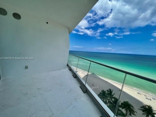 16901 Collins Ave - Photo 1