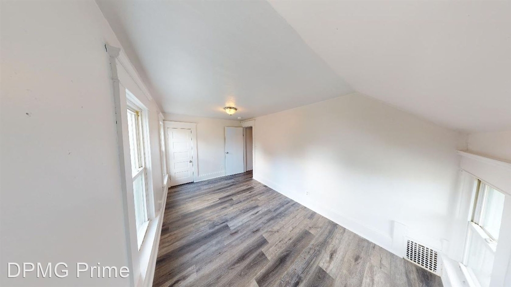 920 W Lapeer - Photo 11