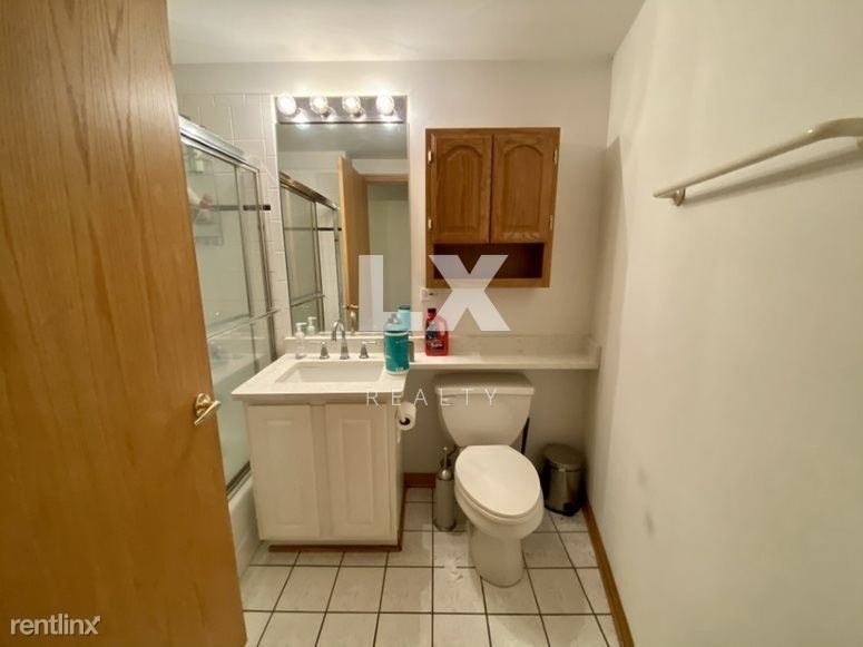 865 W Buckingham Pl Apt 202 - Photo 7