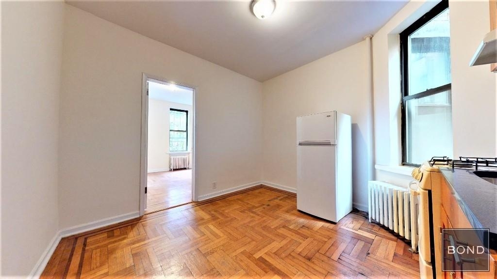 228 East 36 Street - Photo 3