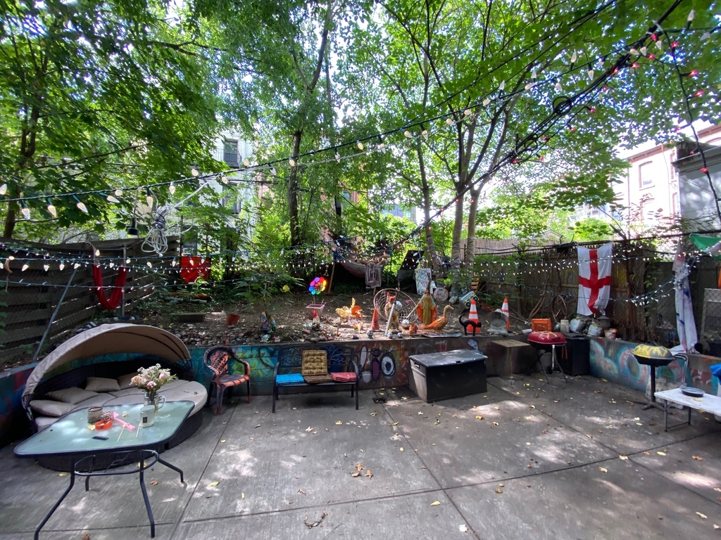 662 Park Place - Photo 0