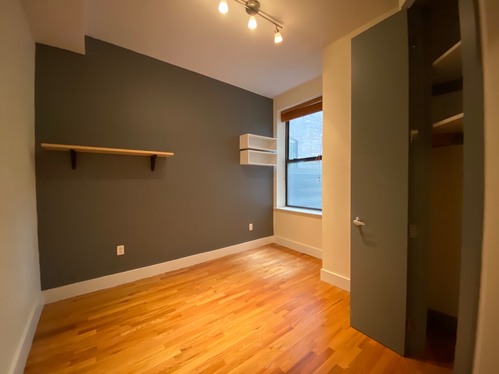662 Park Place - Photo 4