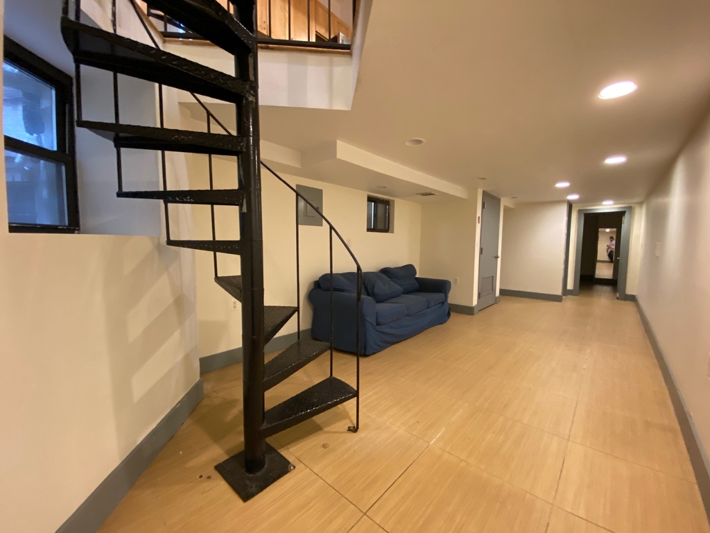 662 Park Place - Photo 10