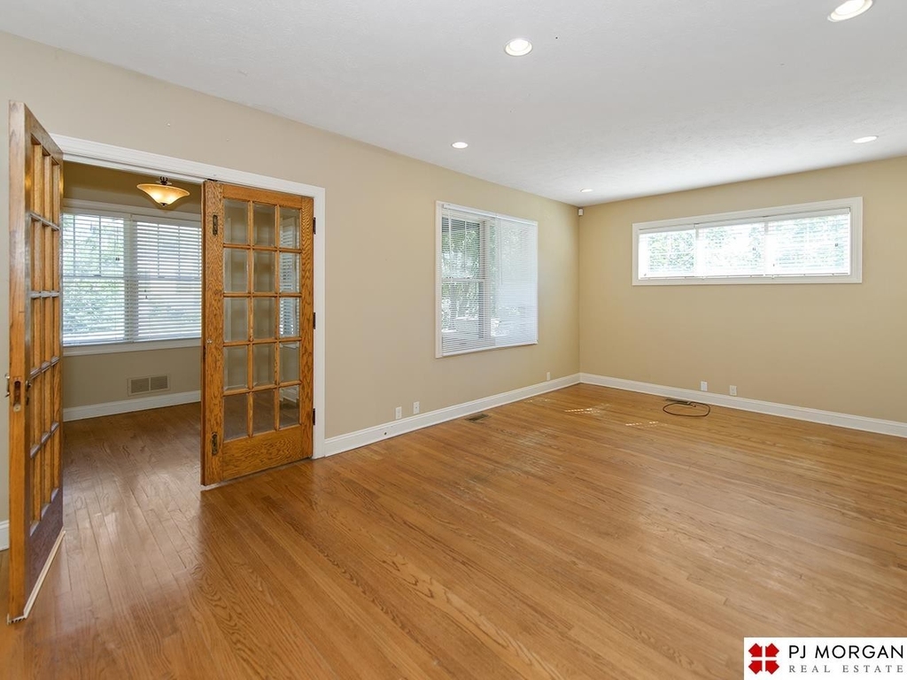 3601 Davenport Street - Photo 3