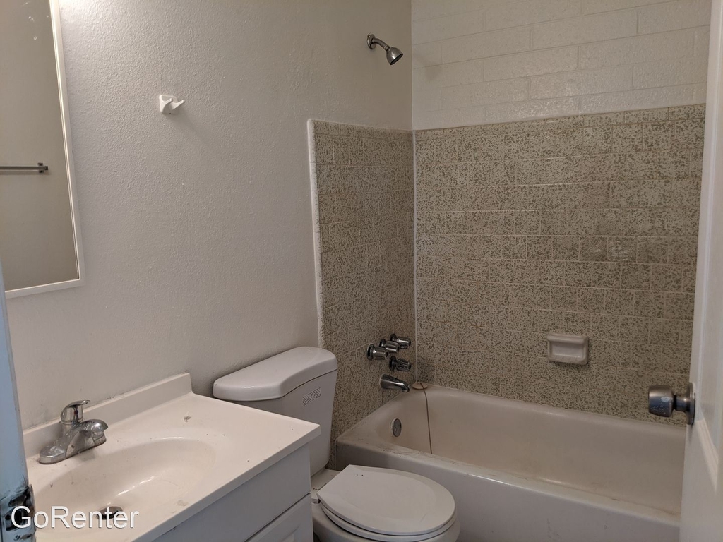 9831 N 11th Ave #2 - Photo 13