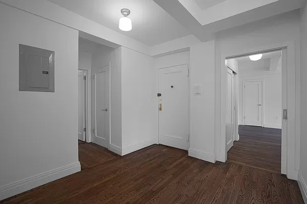 433 West 21st Street - Photo 9