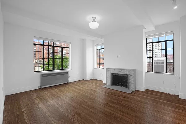 433 West 21st Street - Photo 1