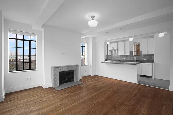 433 West 21st Street - Photo 2