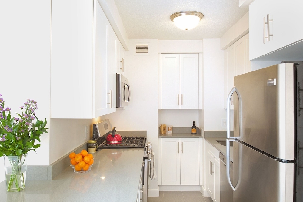 West 90th Street - Photo 1
