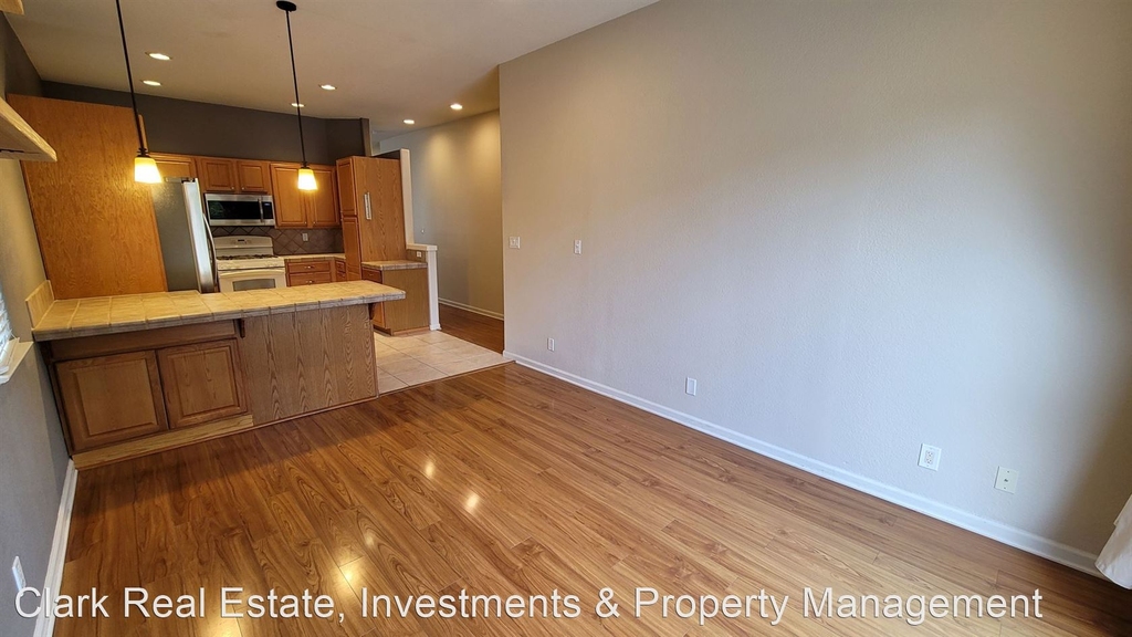 10045 Hampton Park Drive - Photo 2