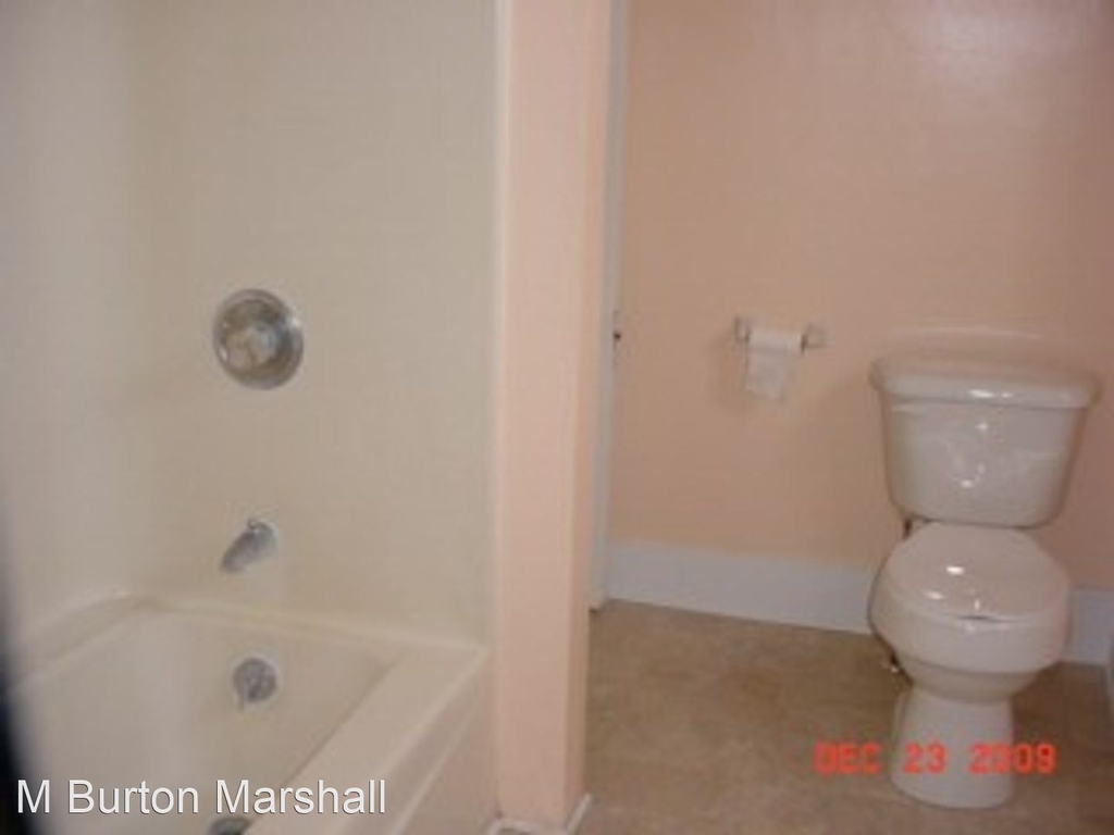 8 Montgomery St - Photo 7