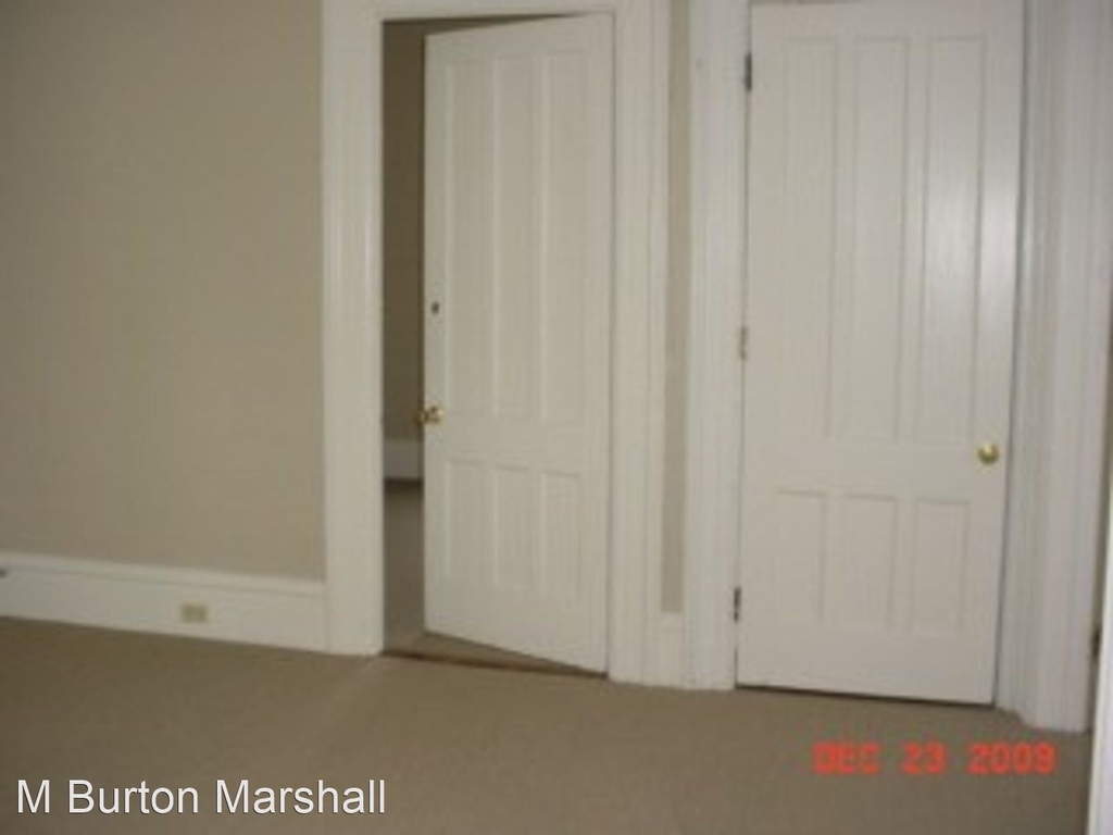 8 Montgomery St - Photo 11