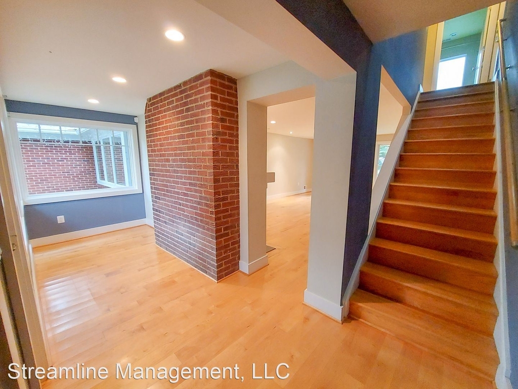 2022 Hanover St - Photo 3