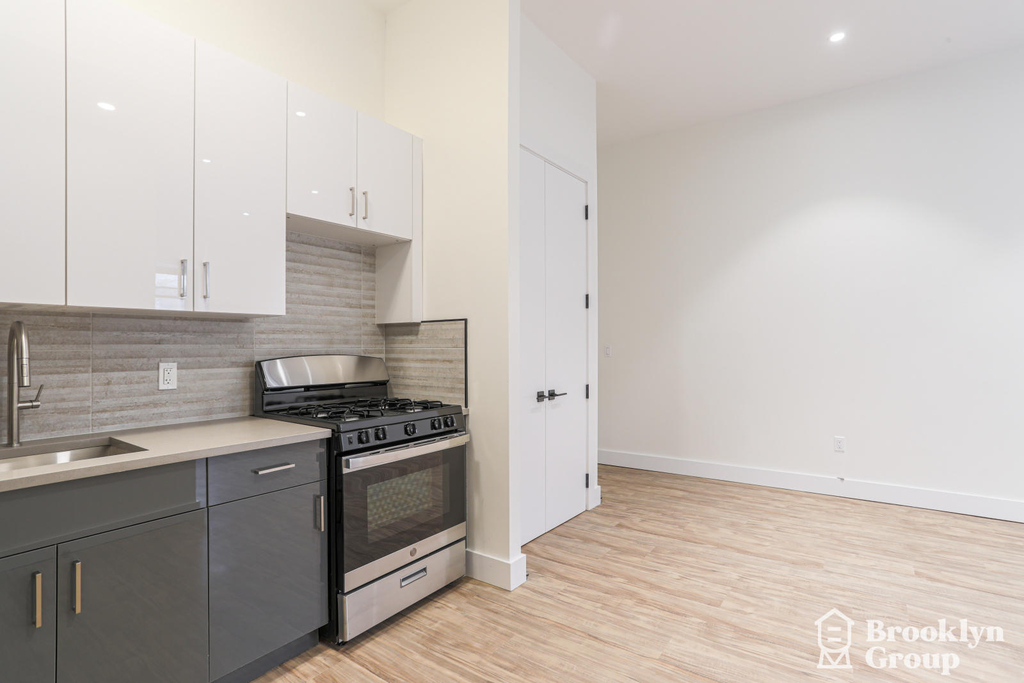 781 Washington Avenue - Photo 1