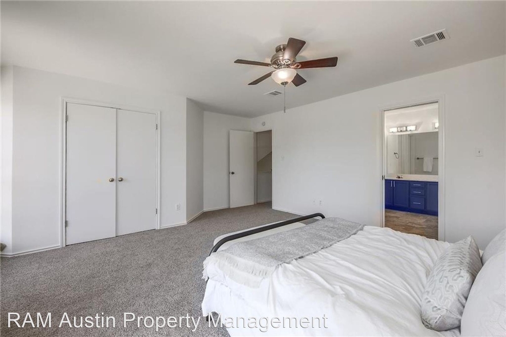 1210 Acanthus St - Photo 6