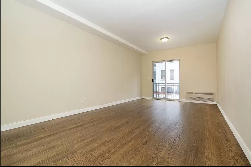 152 Ludlow Street - Photo 2