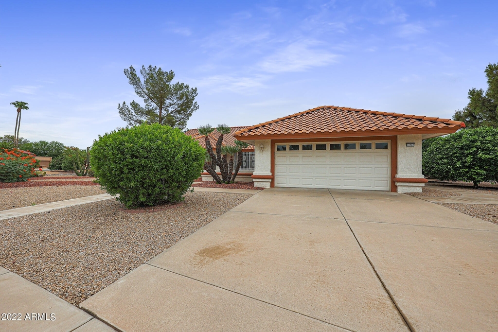 13737 W Summerstar Drive - Photo 2