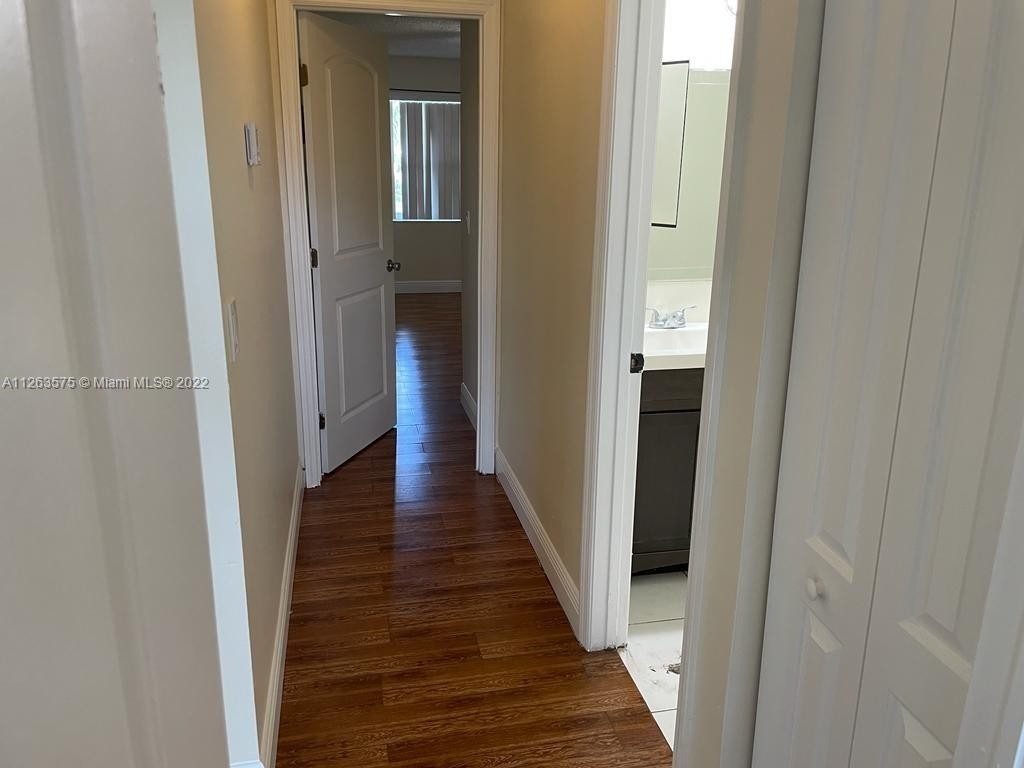 2430 Sw 87th Ave - Photo 5