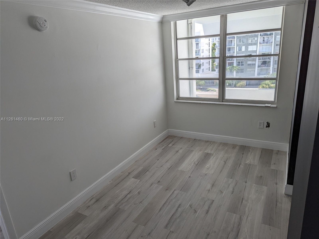 1080 94th St - Photo 9