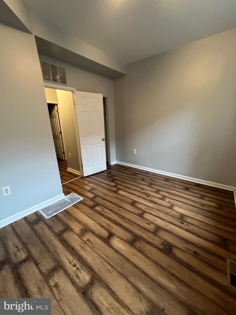 621 S 18th - Photo 10