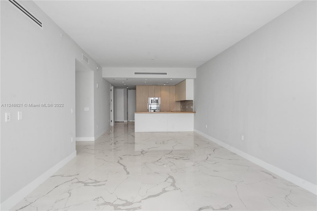 15701 Collins Ave - Photo 8