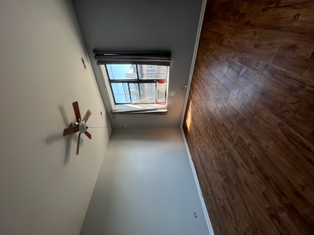 1102 W 18th Street - Photo 2