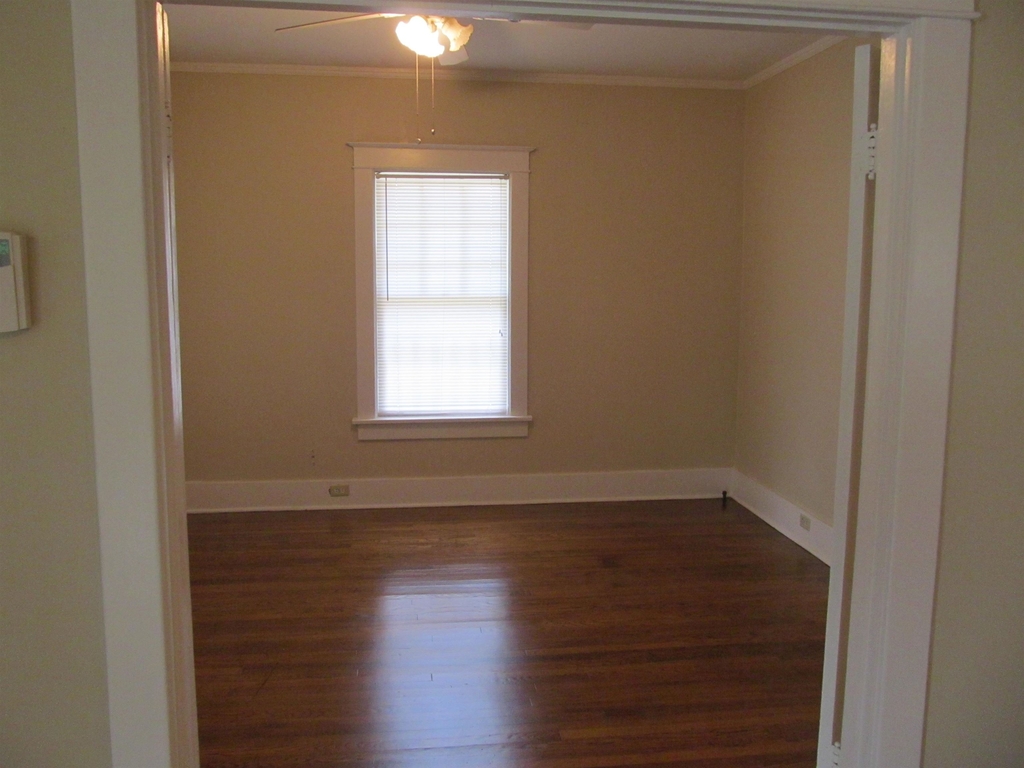 469 N Willett - Photo 5