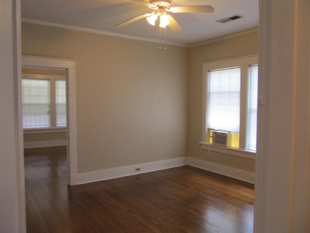 469 N Willett - Photo 10