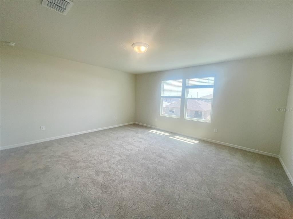 1652 Aspen Ave - Photo 2