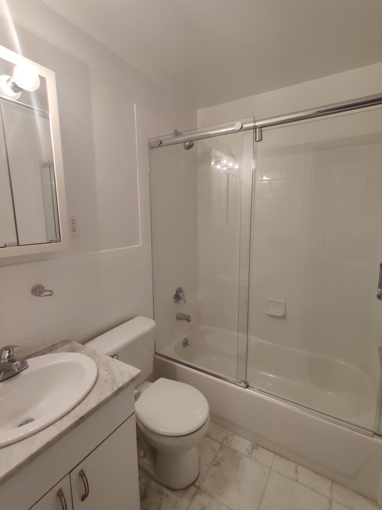 72/Broadway - Photo 3