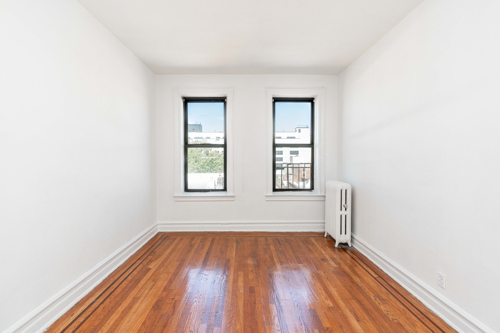 31-50 33rd Street - Photo 2