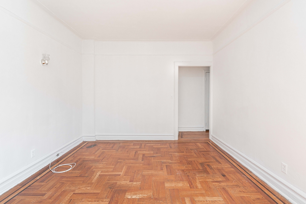 31-50 33rd Street - Photo 1