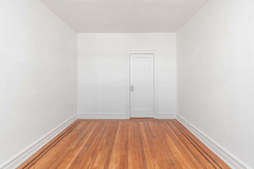 31-50 33rd Street - Photo 3