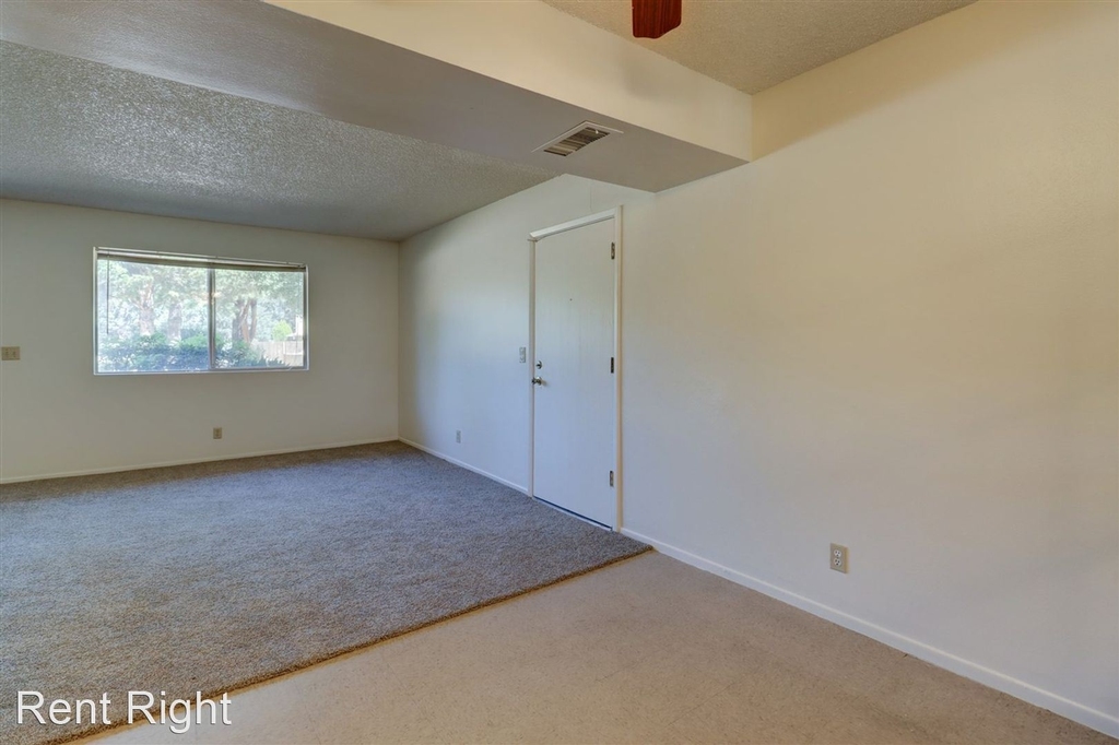 1631 Lindley Drive - Photo 11