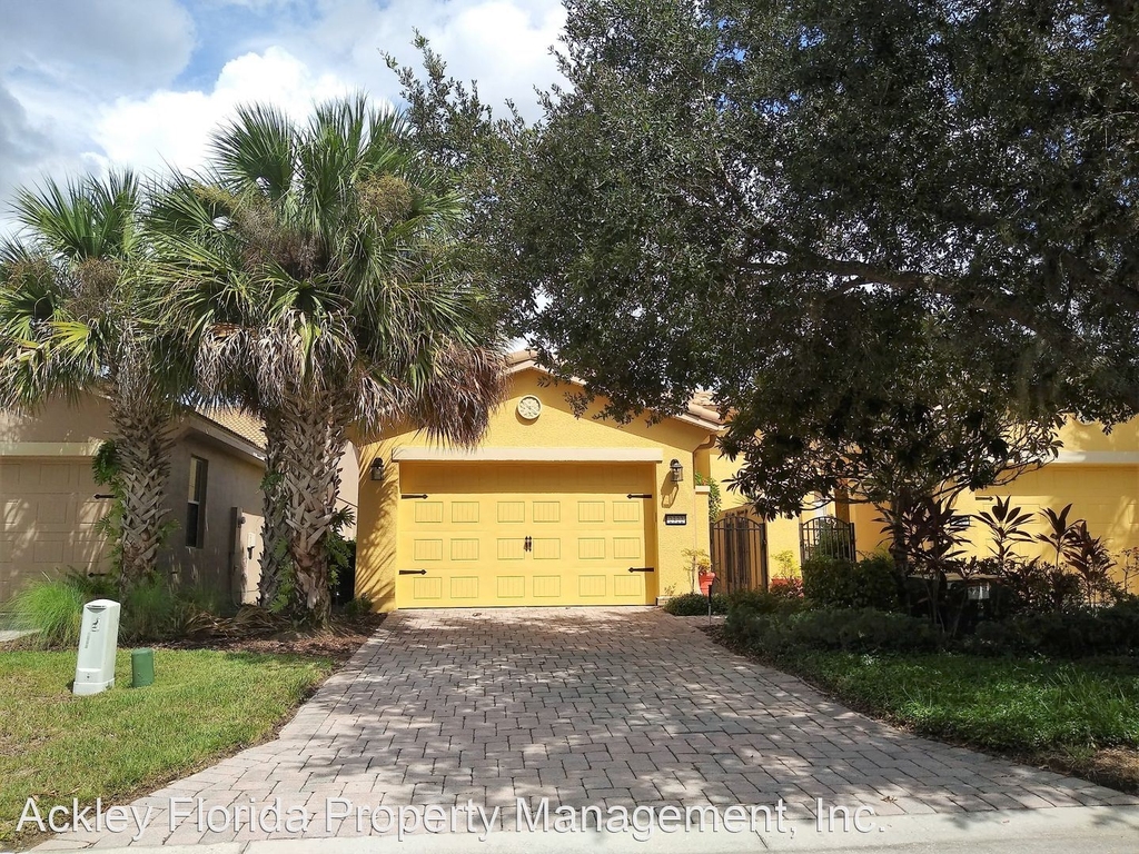 2322 Palm Tree Dr - Photo 0