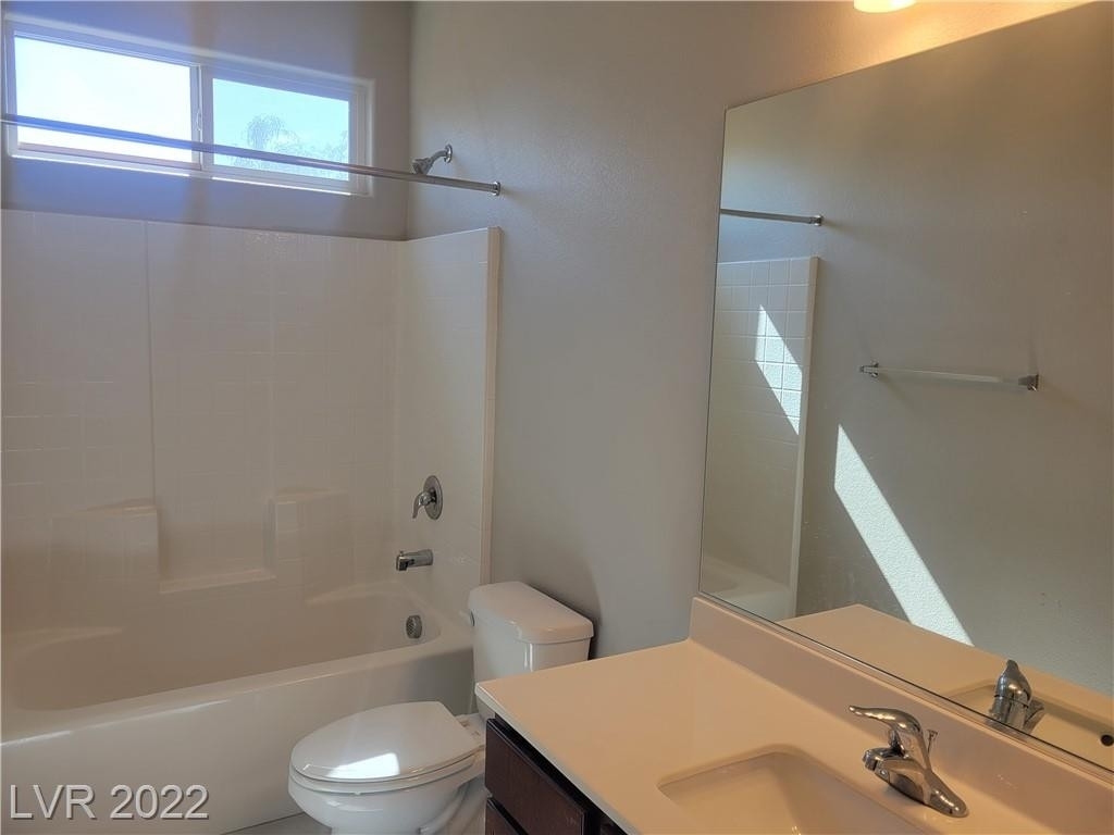 1860 Pebble Cove Avenue - Photo 3