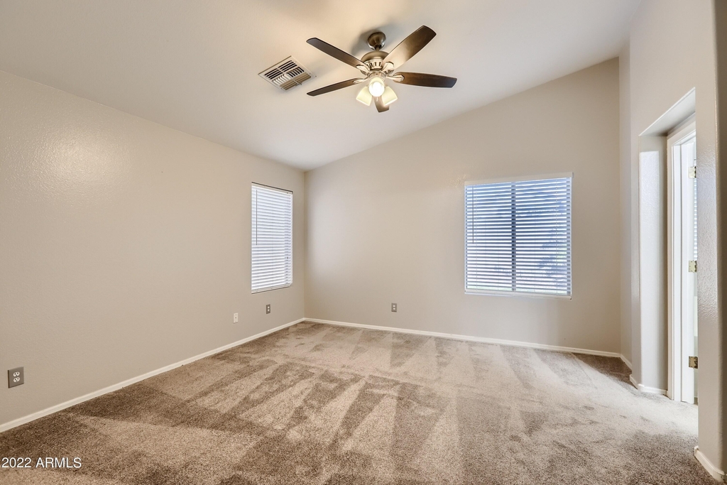 16224 W Mauna Loa Lane - Photo 5