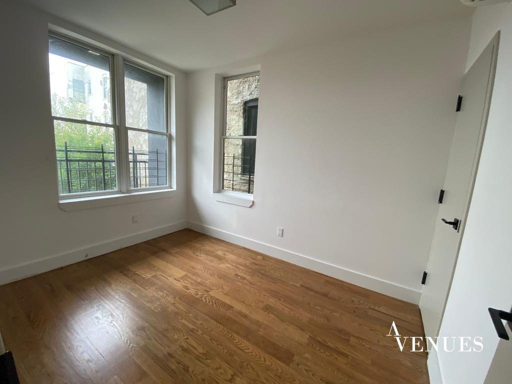 1068 Putnam Avenue - Photo 12