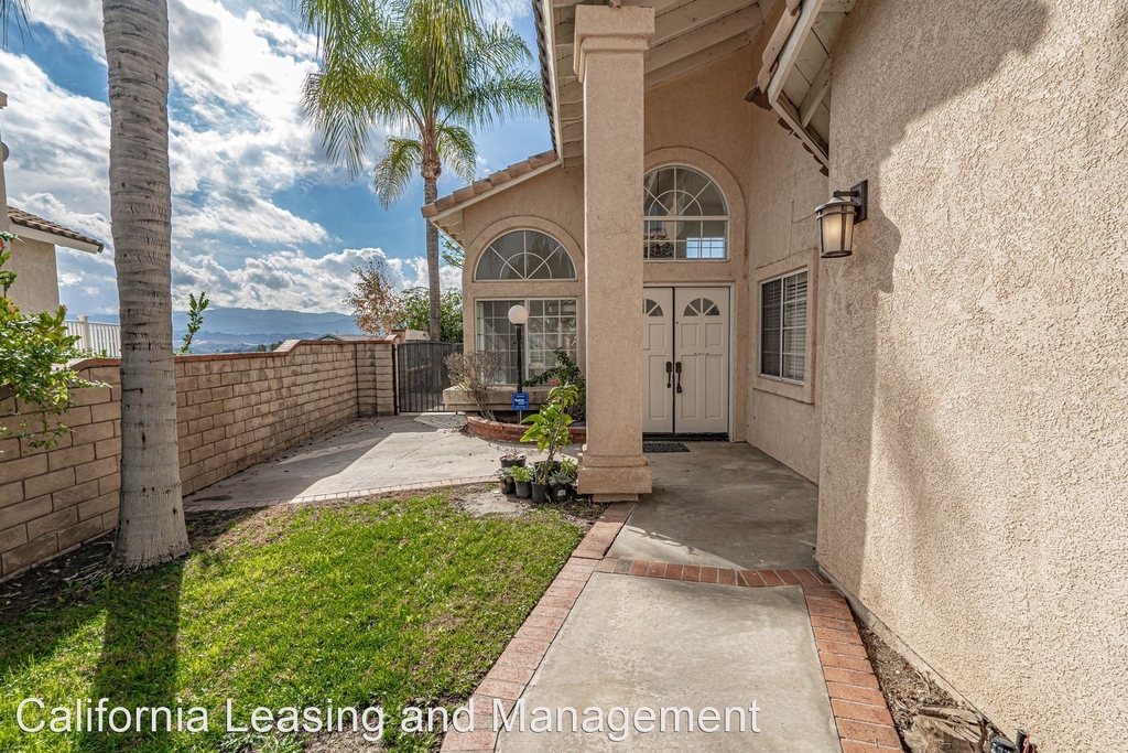 27740 Desert Place - Photo 1