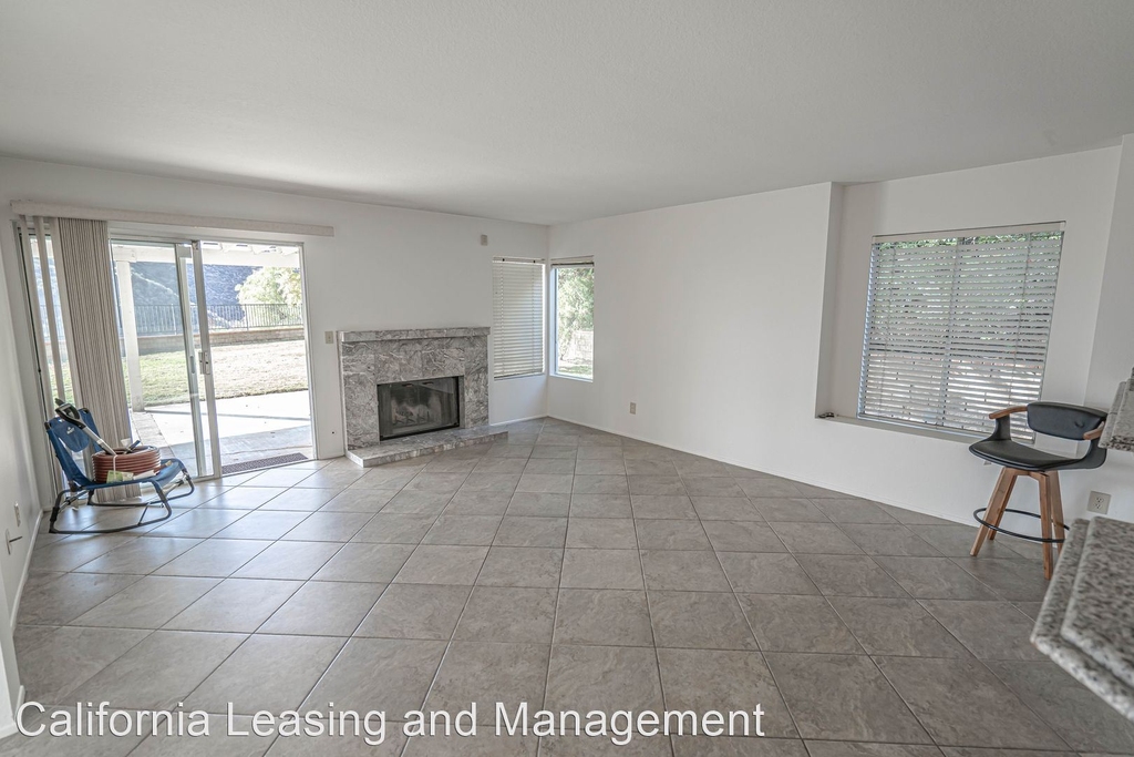 27740 Desert Place - Photo 3