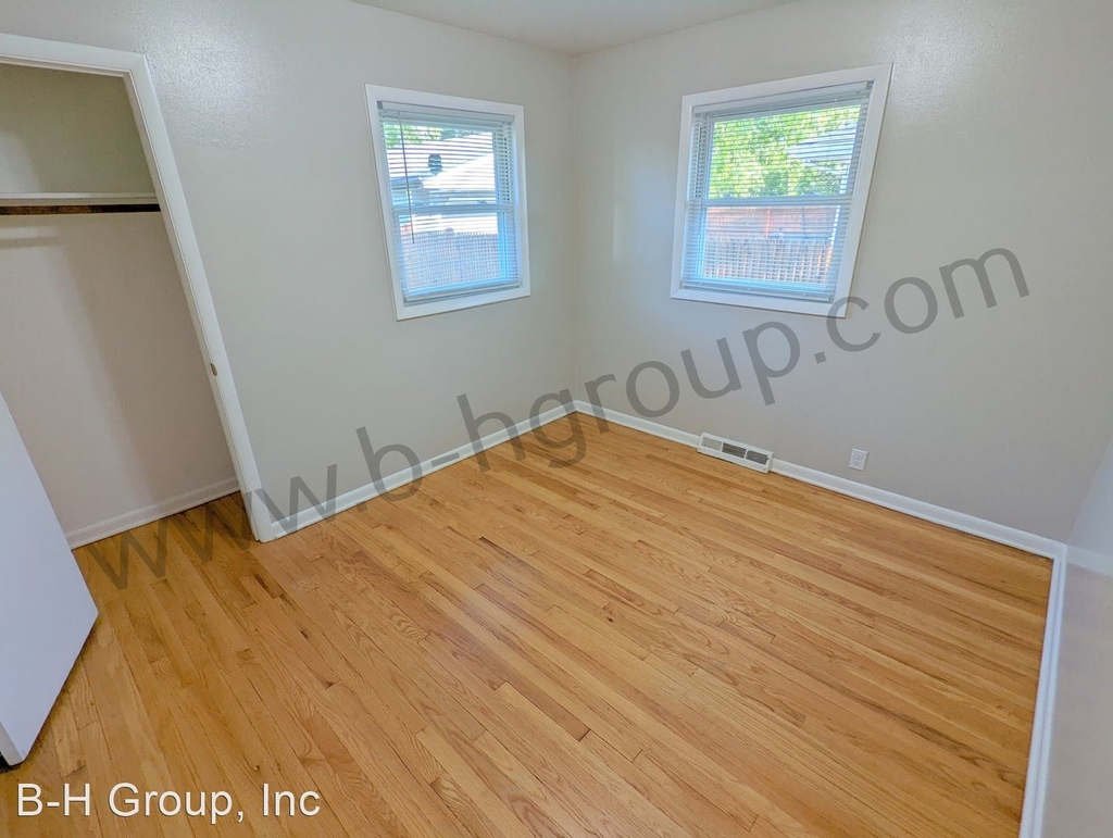 4033 32nd Ave - Photo 9