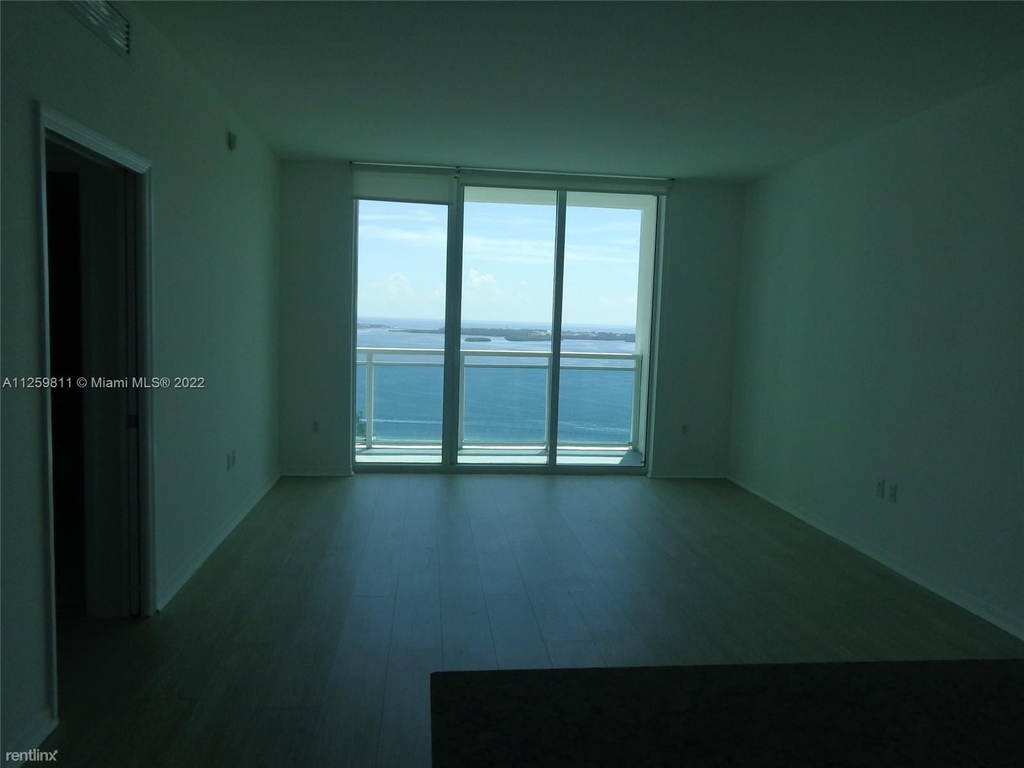 951 Brickell Ave Apt 3202 - Photo 2