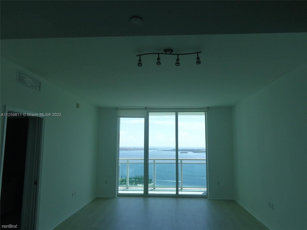 951 Brickell Ave Apt 3202 - Photo 6